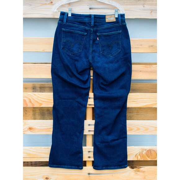 EUC Women's Levi's Curvy Boot Cut Cotton Blend Dark Wash Jeans Sz 8 - Picture 3 of 3